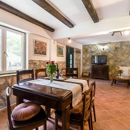 Holiday home House Danica On The Hills *